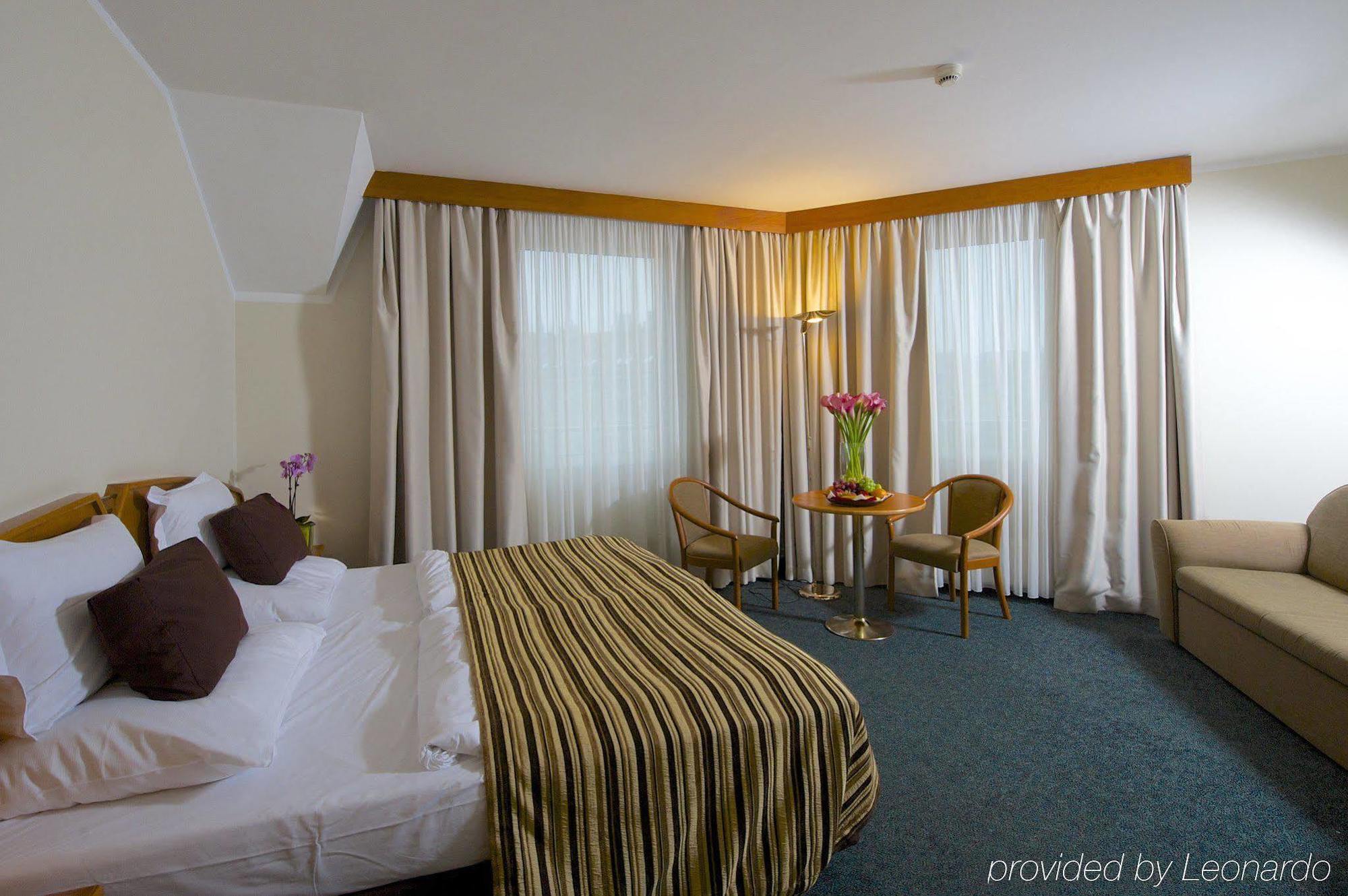 Plaza Prague Hotel - Czech Leading Hotels Екстер'єр фото